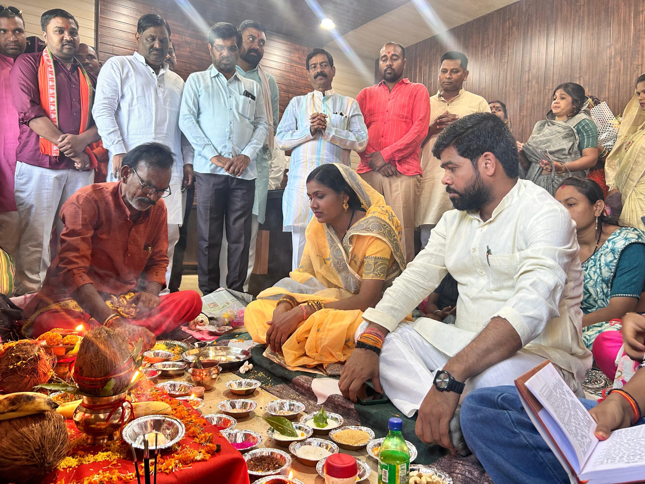 जिला पंचायत अध्यक्ष तारिणी पुष्पेन्द्र चंद्राकर ने विधि विधान से पूजा अर्चना कर किया कार्यालय प्रवेश